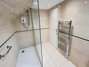 Shower room- click for photo gallery